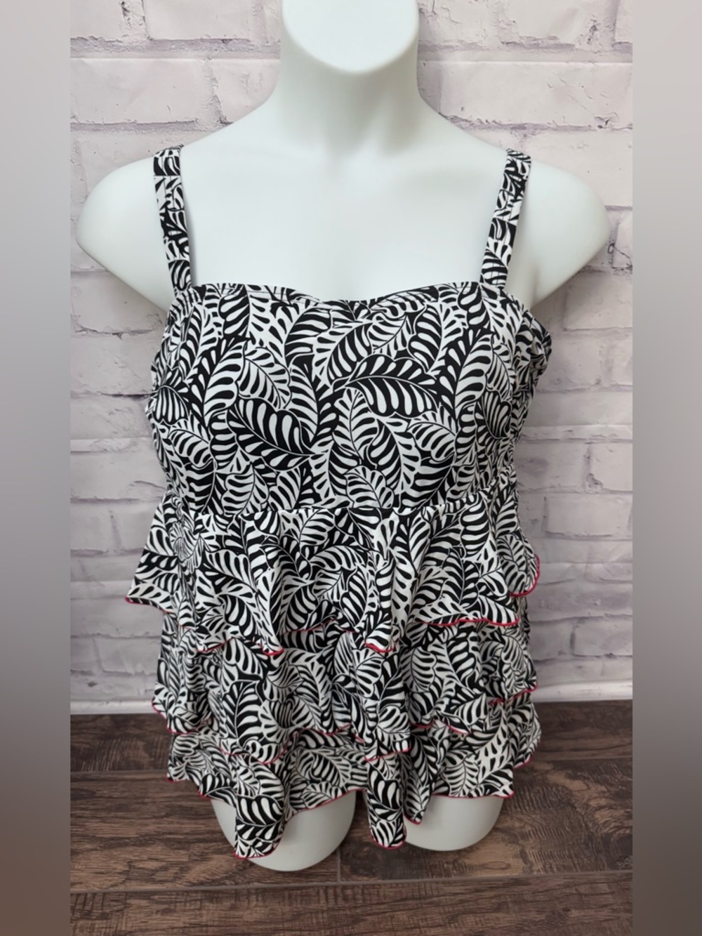 A Shore Fit 20W Palm Leaves Floral Tiered Ruffled Tankini Top Swimsuit Modest‎